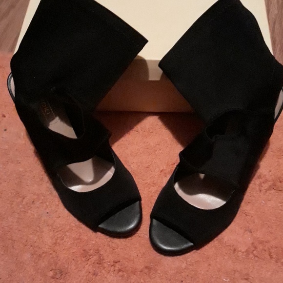 Shoes - Picture 4 of 4